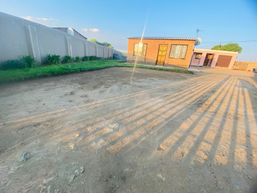 2 Bedroom Property for Sale in Zamdela Free State